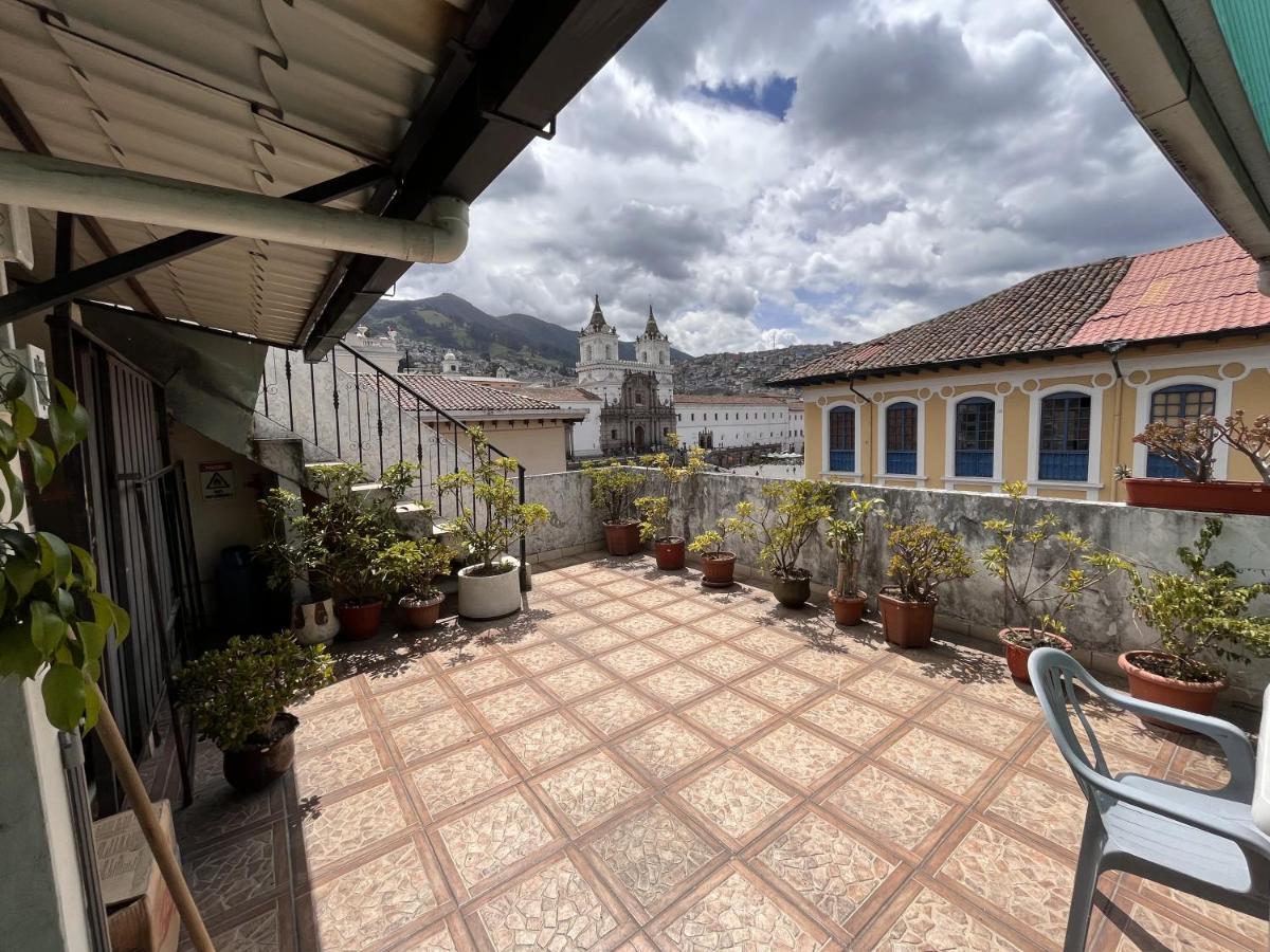 Hostal Benalcazar Quito Exterior foto
